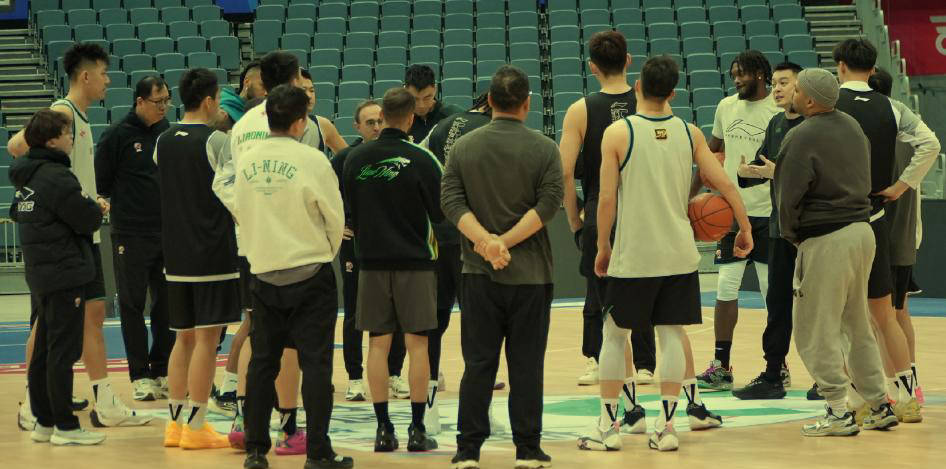 \币游国际真人游戏-社区盾倒计时，里尔关键时刻临场应变，细节引发关注，震撼外界，球队文化再被提及